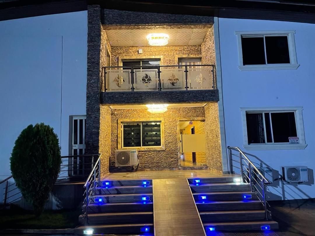 Royal Marquis Hotel Ibadan Buitenkant foto
